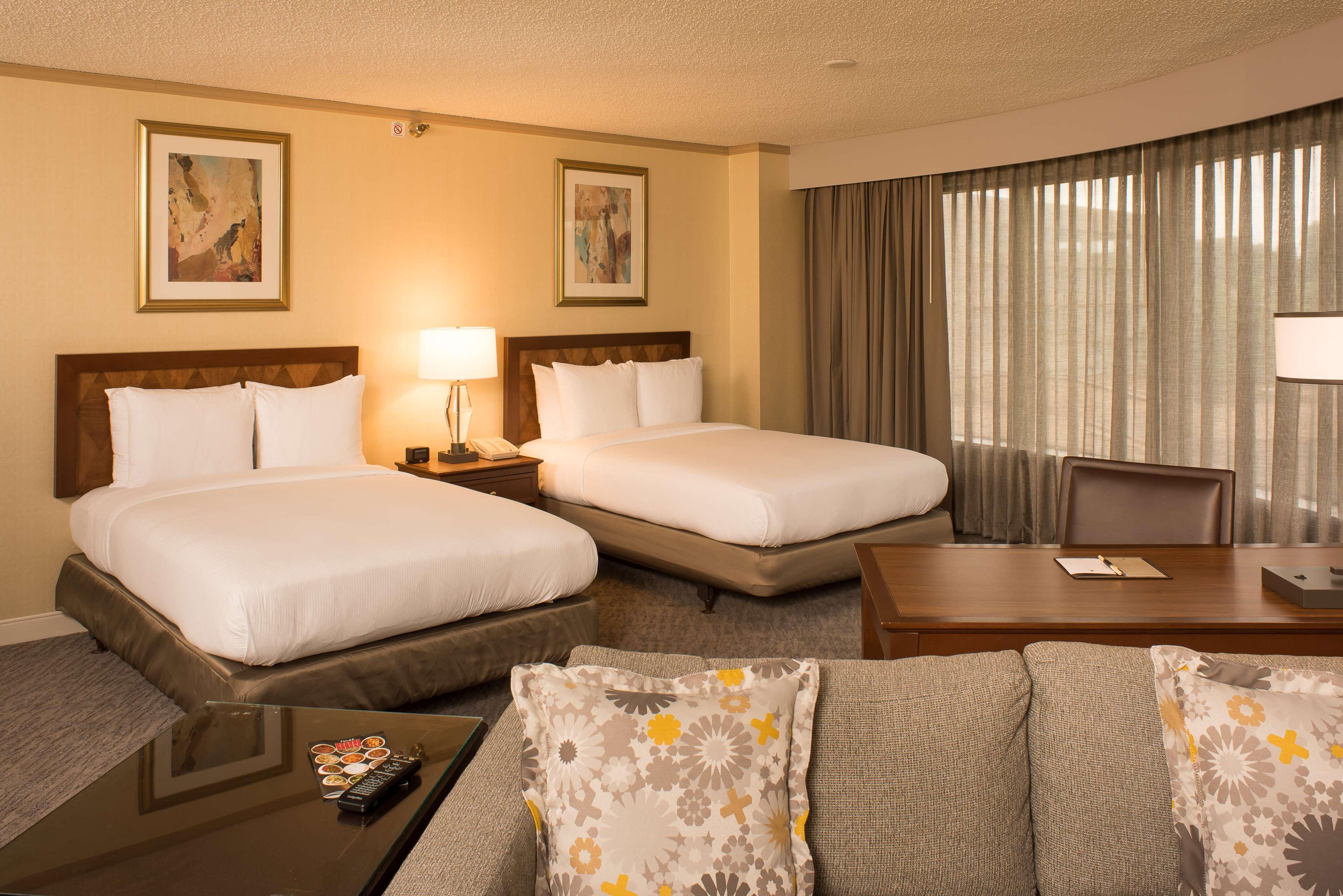 Doubletree By Hilton Tulsa At Warren Place Exteriér fotografie