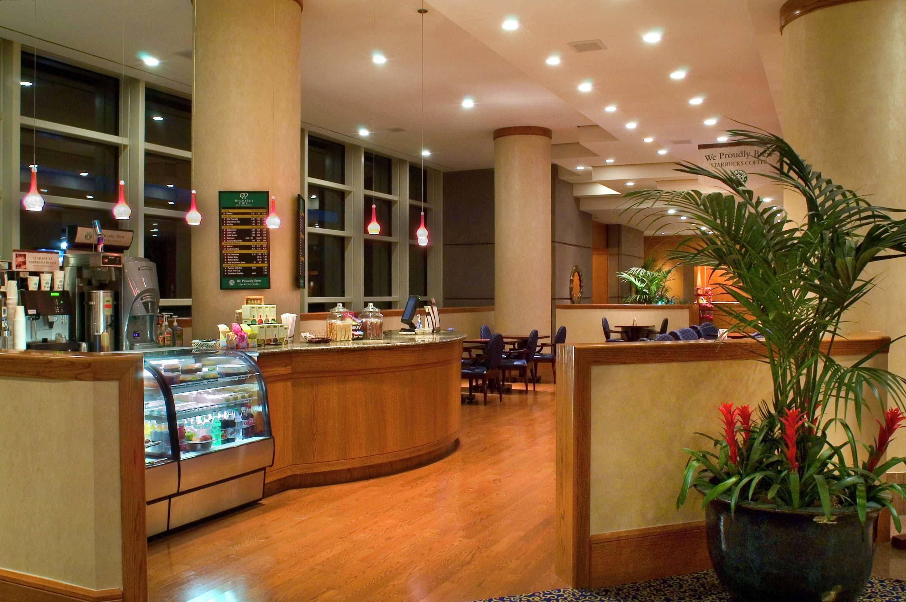 Doubletree By Hilton Tulsa At Warren Place Exteriér fotografie
