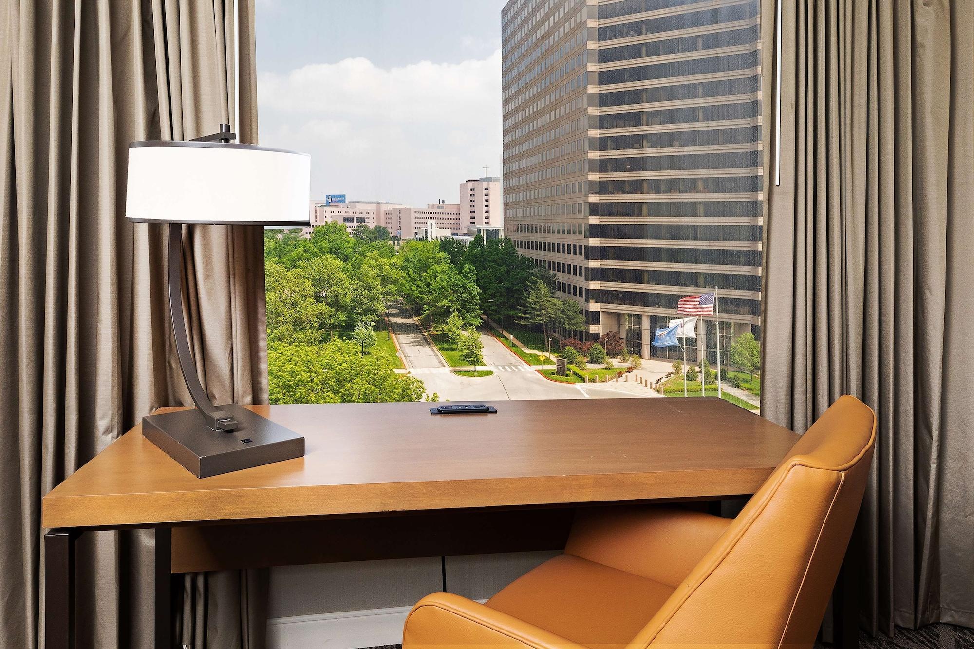 Doubletree By Hilton Tulsa At Warren Place Exteriér fotografie