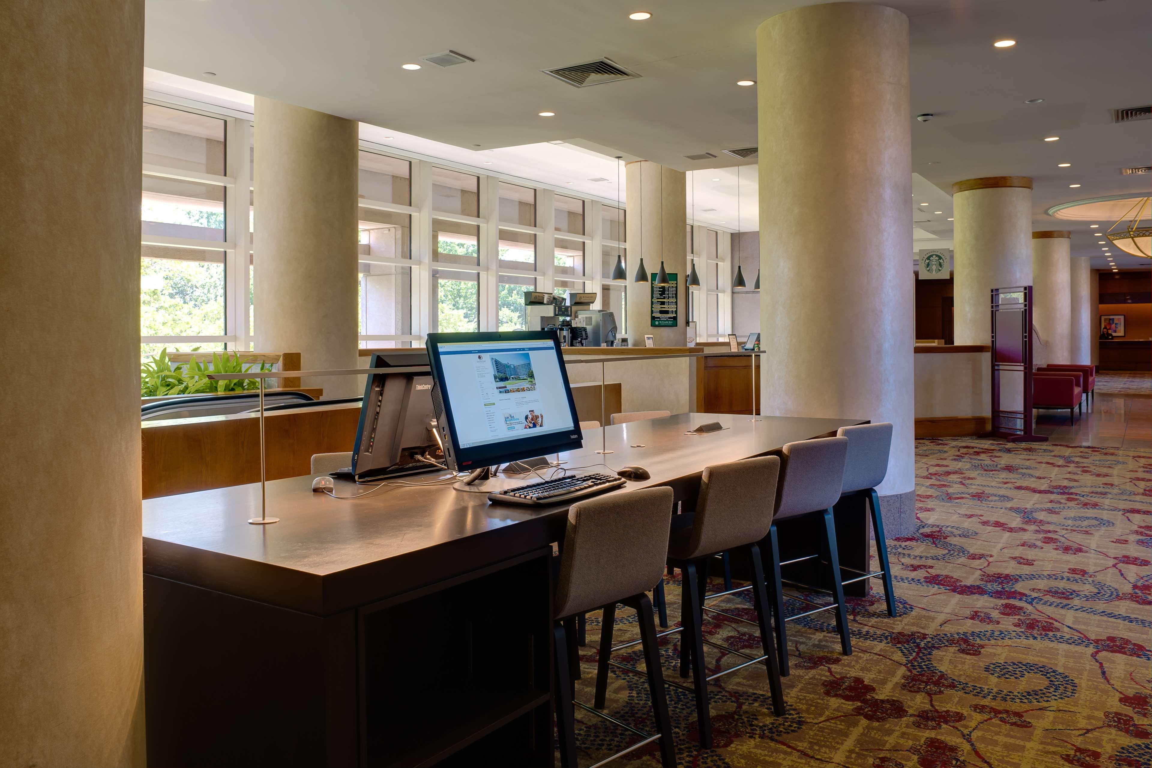 Doubletree By Hilton Tulsa At Warren Place Exteriér fotografie