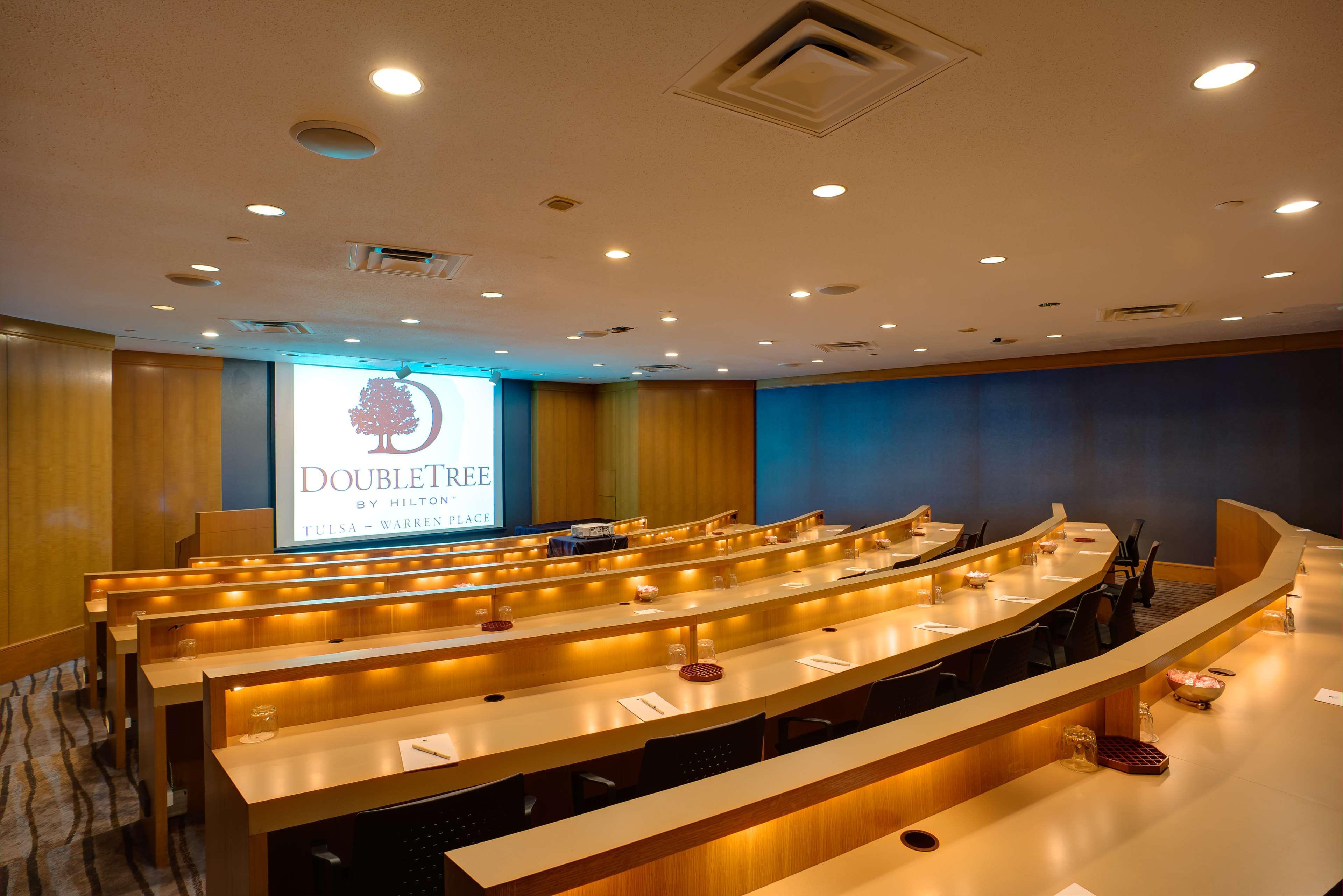 Doubletree By Hilton Tulsa At Warren Place Exteriér fotografie