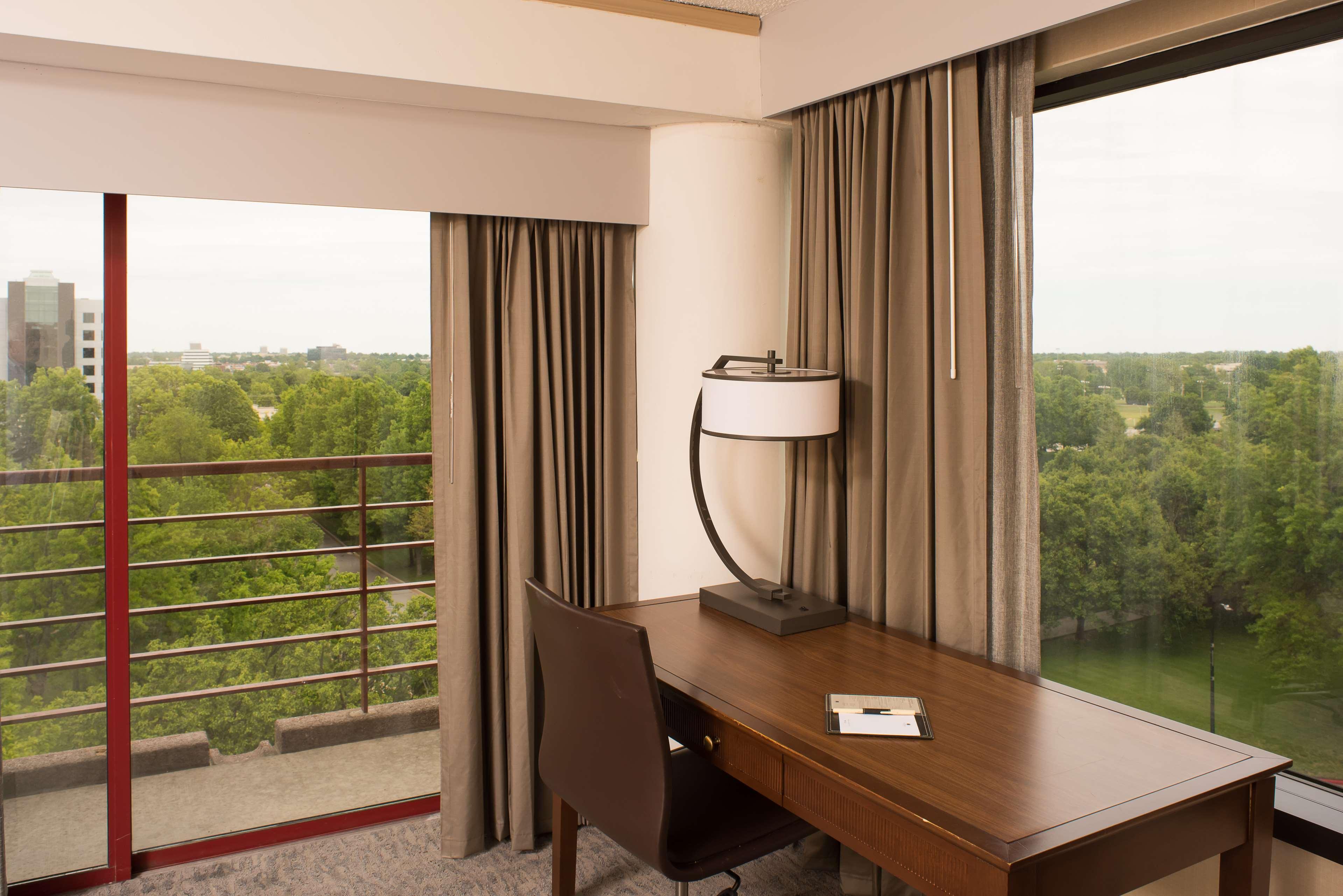 Doubletree By Hilton Tulsa At Warren Place Exteriér fotografie