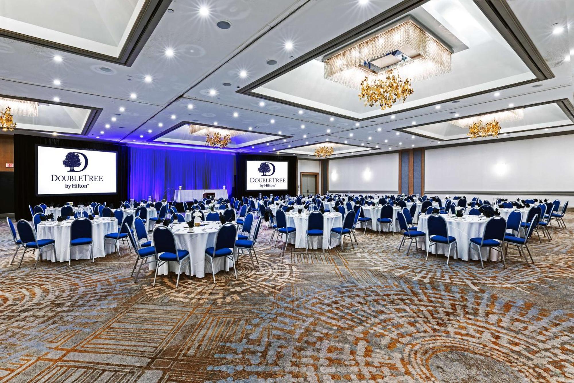 Doubletree By Hilton Tulsa At Warren Place Exteriér fotografie