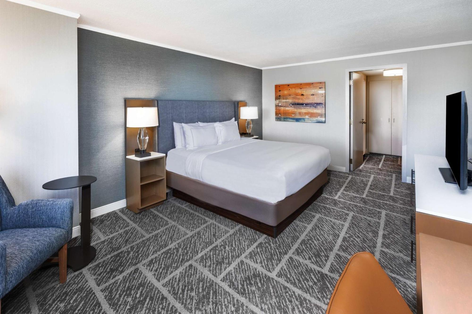 Doubletree By Hilton Tulsa At Warren Place Exteriér fotografie