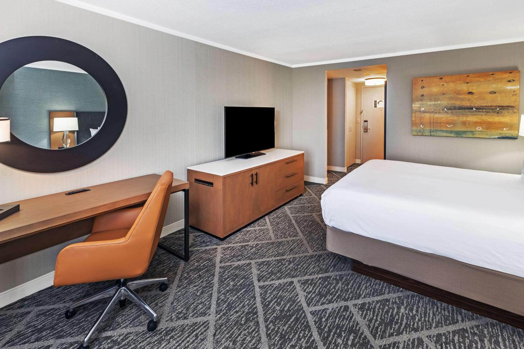 Doubletree By Hilton Tulsa At Warren Place Exteriér fotografie