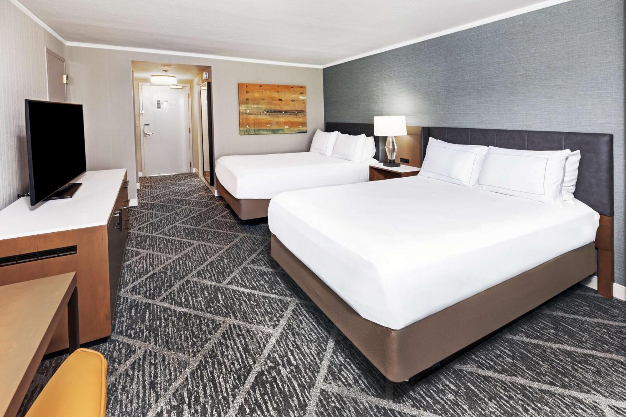 Doubletree By Hilton Tulsa At Warren Place Exteriér fotografie